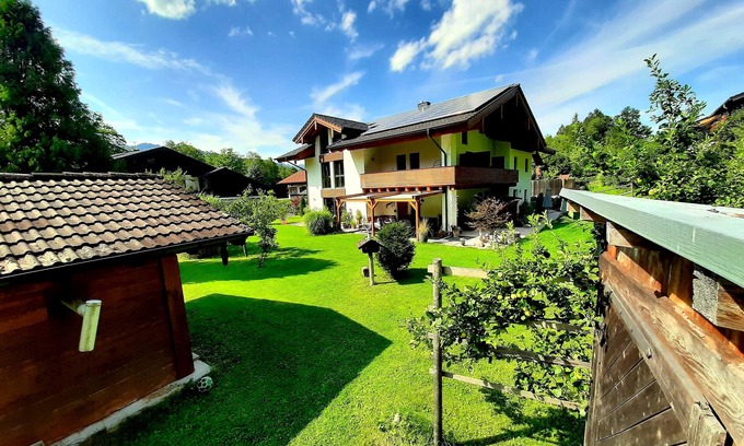Schwob Apartment | Tranquil Apartments 'Altes Tradenlehen' Amid Alpine Beauty