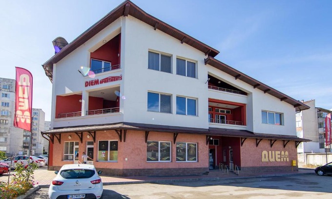 Samokov Apartment | Pet-Friendly Apartments DIEM with Pool & Breakfast Included