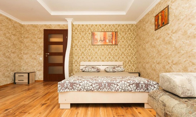 Zarichnyi District Apartment | Pet-Friendly Apartments Faraon with Ocean View & Hot Tub