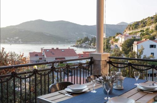 Stikovica Apartment | Oceanfront Apartments Fig&Olive - Guest Rated 9.3/10