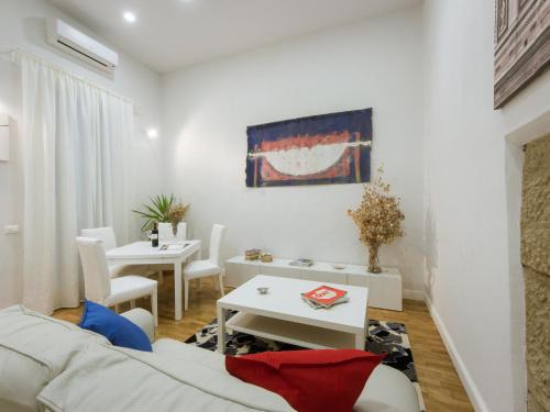Sant' Ambrogio Apartment | Family-Friendly Retreat at Apartments Florence - Duomo Art