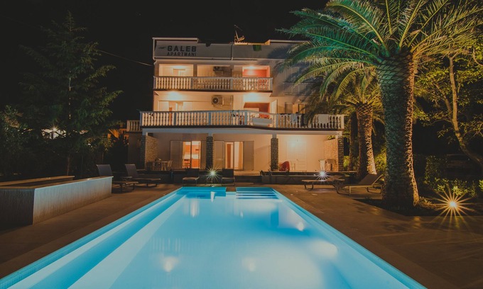 Zrce Apartment | Relaxing Apartments for 12 with Pool & Ocean Views