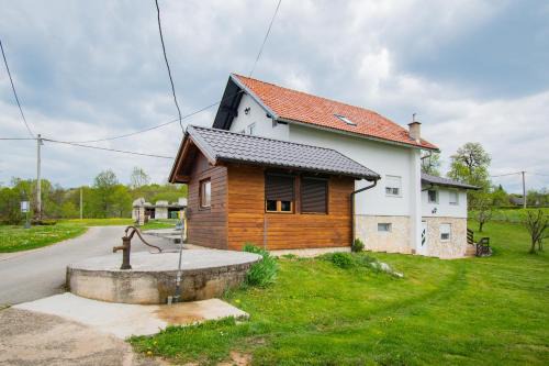 Lipovaca Dreznicka Apartment | Family-Friendly Apartments in Lipovaca, Plitvice - 9.5/10