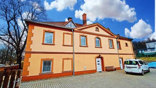 Dalovice Apartment | Pet-Friendly Apartments Gato in Dalovice, Karlovy Vary