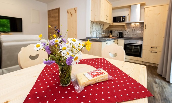 Ukanc Apartment | Apartments Goldhorn Kingdom - Two-Bedroom Apartment with Balcony (A)