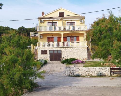 Veli Rat Apartment | Oceanfront Apartments Josef with Breathtaking Sea Views