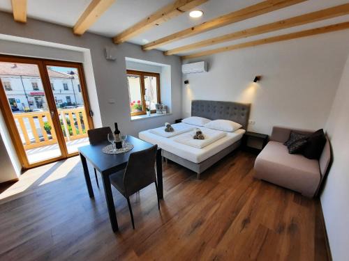 Kobarid Apartment | Relax at Apartments Hlapi with Spa & Oceanfront Views