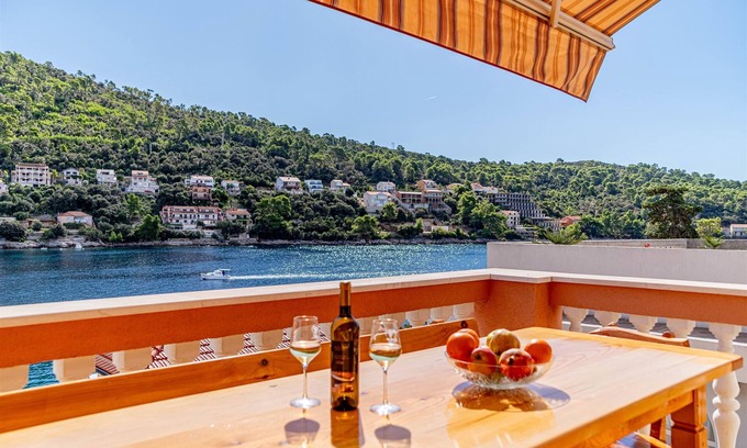 Brna Apartment | Oceanfront Retreat at Apartments Vesna in Brna, Korcula