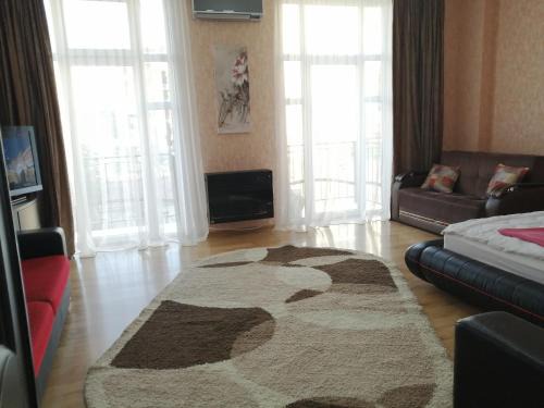 Old Boulevard Apartment | Historic Batumi Apartments Near Seaside Park with Pool
