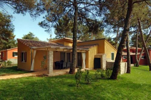 Monterol Apartment | Comfortable Apartments in Umag with Pool & Family-Friendly