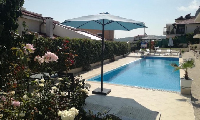 Budjaka Apartment | Elegant Oceanfront Apartments in Villas Apolon