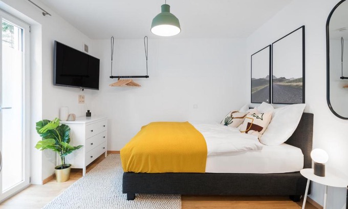Altstadt Sudwest Apartment | Explore limehome Ingolstadt: Family-Friendly Retreat