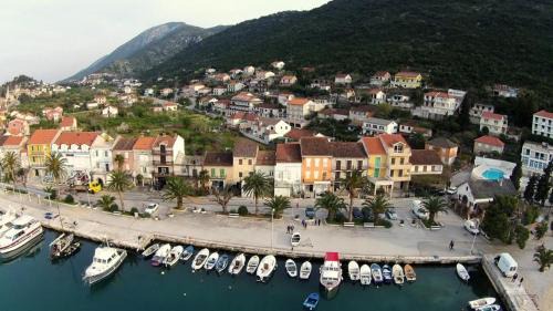 Trpanj Apartment | Oceanfront Apartments Jelavic - Guest Rated 9.5/10