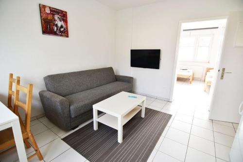 Gremberghoven Apartment | Cozy Apartments Köln Gremberghofen for Your Next Stay
