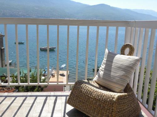 Varosh Apartment | Discover Kanevce Beach&Relax: Oceanfront Family Retreat