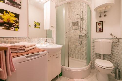 Komiza Apartment | Oceanfront Apartments Kastelani with 9.5/10 Guest Rating