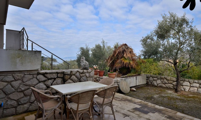 Cres Apartment | Guest Rated 10/10: Apartments Ljubomir on Island Cres