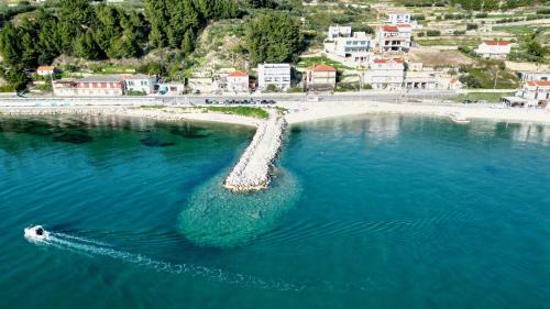 Podstrana Apartment | Apartments Lux Mare spectacular sea view, only a 10 meters from the beach