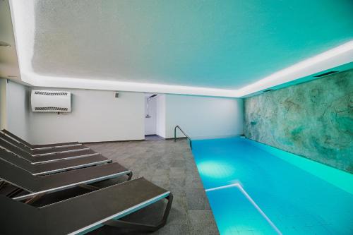 Dragatus Apartment | Relax at Apartments Malerič - Oceanfront Oasis with Spa
