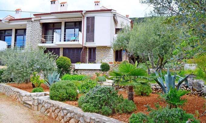 Cres Apartment | Pet-Friendly Apartments Marija with Ocean View in Cres