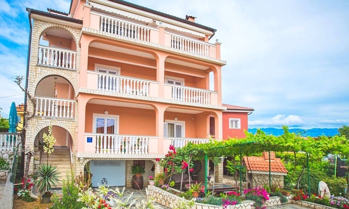 Lopar Apartment | Top-Rated Apartments Marija with Oceanfront Views in Lopar