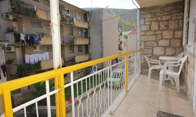 Cove Rogacic Apartment | Apartments Mat (10207-A2) - Vis - island Vis