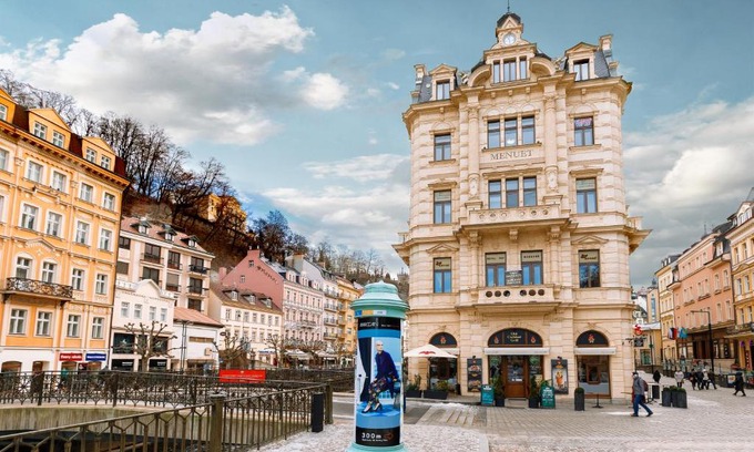 City Centre Apartment | Explore Comfort at Apartments Menuet - 4-Star, Pet Friendly!