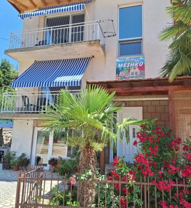 Pestani House | Prime Ocean View Apartments Meshko - Rated 10/10 by Guests