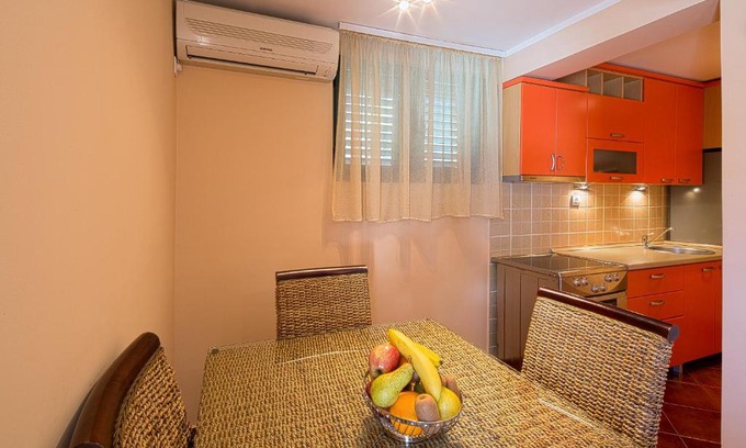 Bijeli do Apartment | Family-Friendly Apartments Mika with High Guest Ratings