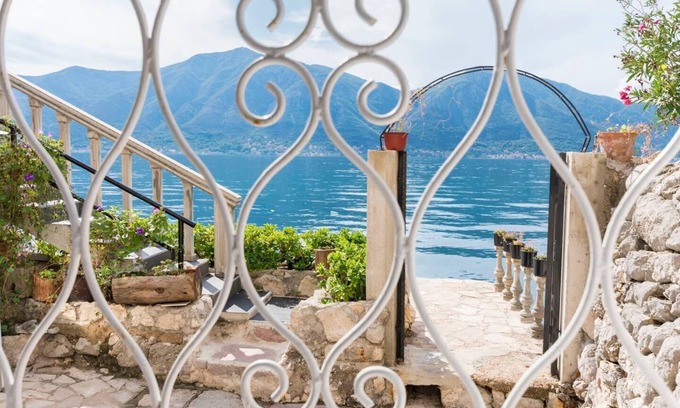 Ljuta Apartment | Cozy Apartments Mir i dobro with Ocean View in Kotor