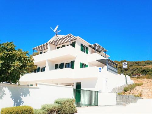 Milna Apartment | Oceanfront Apartments More: Guest Rated 9.5/10 and Family-Friendly