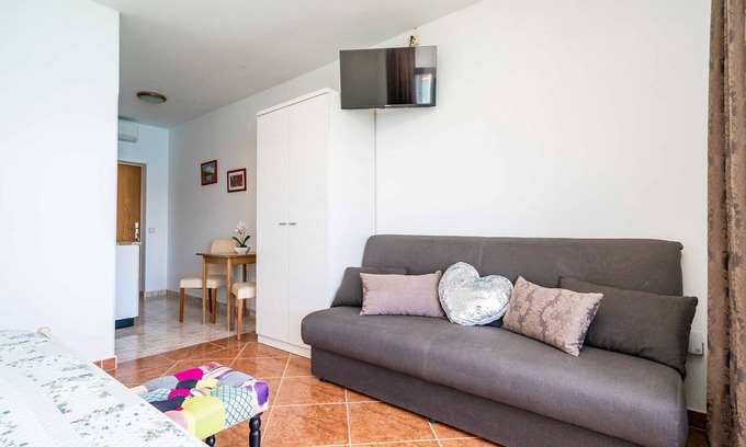 Lumbarda Apartment | Apartments Nikolina (LU) - Studio with Sea View (3 Adults)