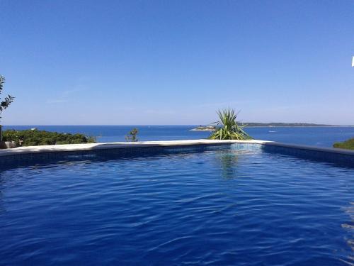 Lustica Apartment | Oceanfront Apartments Odiva: 4-Star, Child-Friendly Retreat