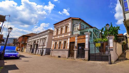 Avlabari Apartment | Family-Friendly Apartments of Aurumi with 8.9/10 Rating
