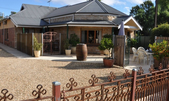 Tanunda Apartment | Cozy Studio Apartment at Apartments on Fiedler, Rated 9.8
