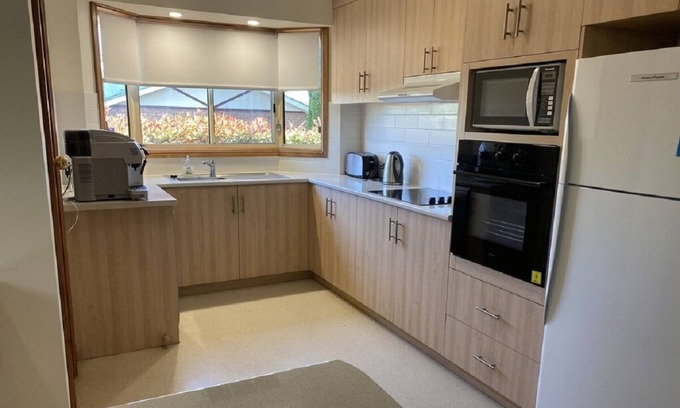 Mount Gambier Apartment | Cozy Apartments on Tolmie with Breakfast & Child-Friendly Amenities