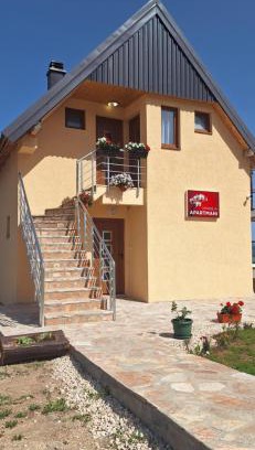 Razvrsje Apartment | Child-Friendly Apartments Orchidea - Guest Rated 10/10