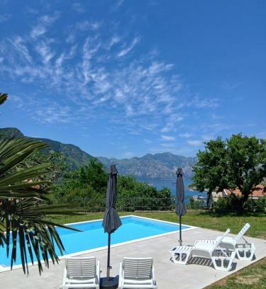 Skaljari Apartment | Elegant Apartments Orizzonte with Bay Views - 10/10 Rating