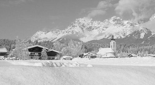 Oberndorf bei Kitzbuhel Apartment | Pet-Friendly Apartments at Pension Foidl with Kitchen Access