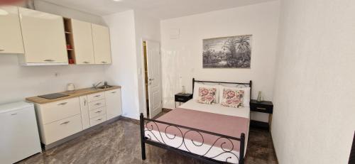 Komiza Apartment | Guest Rated 10/10: Family-Friendly Apartments Petar Komiza