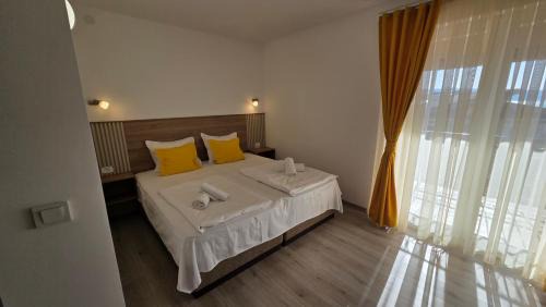 Pestani House | Oceanfront Apartments Picioski with Breakfast & Family-Friendly