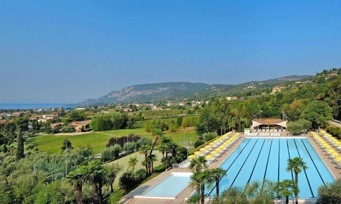 Garda Apartment | Inviting Apartments Poiano in Garda with Pool & Breakfast