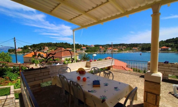 Lumbarda Apartment | Comfortable Two Bedroom Apartment with Terrace & Sea View