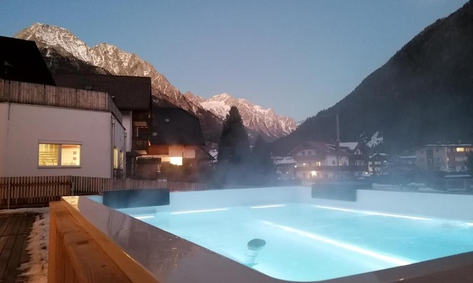 Anterselva Apartment | Pet-Friendly Apartments Rainer with Oceanfront Views