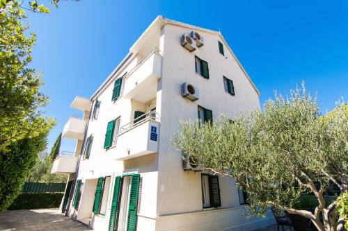 Bol Apartment | Family-Friendly Retreat at Apartments Rici II