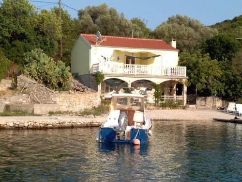 Cove Rogacic Apartment | Oceanfront Apartments Roki - Just Steps from the Beach