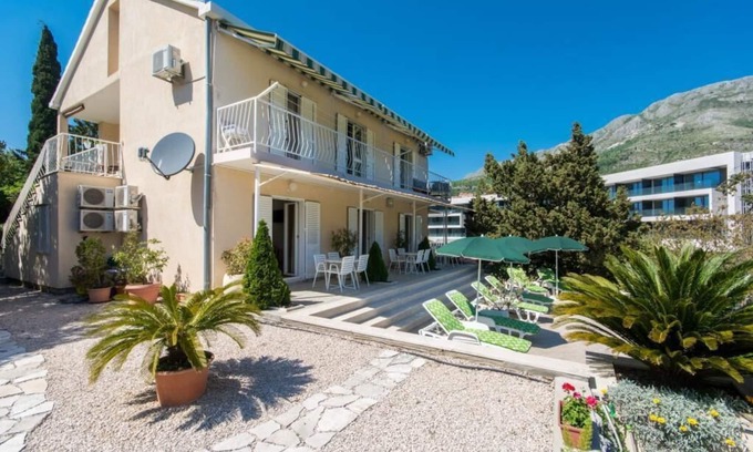 Srebreno Apartment | Deluxe Studio Apartment with Terrace & Partial Sea View