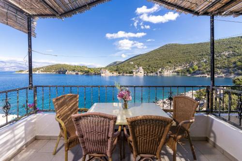 Pokrivenik Apartment | Pet-Friendly Apartments Rubin with Oceanfront Views