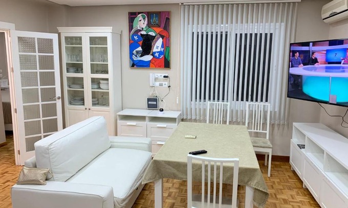 Ensanche Centro Apartment | Oceanfront Apartments Soho in Malaga Center - 4-Star Stay