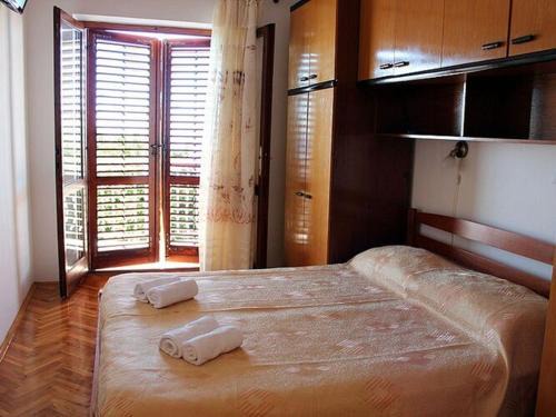 Gornji Kono Apartment | Apartments Stella - Three-Bedroom Apartment with Balcony and Terrace